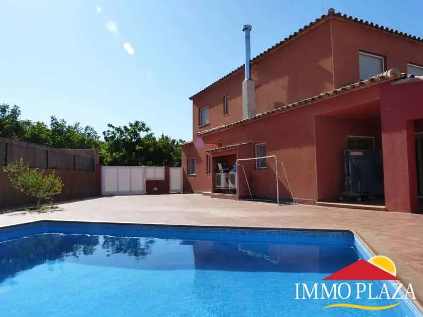 Beautiful villa with 3 bedrooms, swimming pool, 10km from the coast – Bay of Roses – Catalonia – photo 6