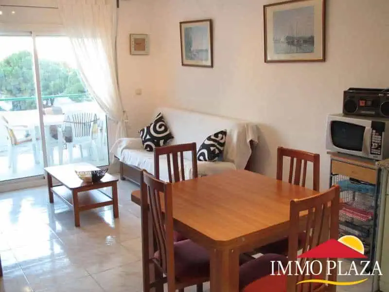 Nice apartment with 2 bedrooms, overlooking the canal and the sea, 5 mins from the beach – Roses – Costa Brava – photo 2