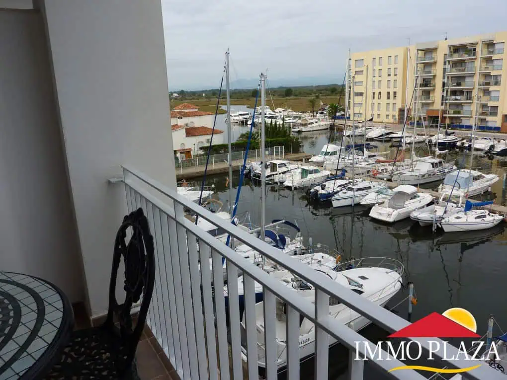 Modern apartment with canal views, community pool and private parking – Bay of Roses – Catalonia – photo 3