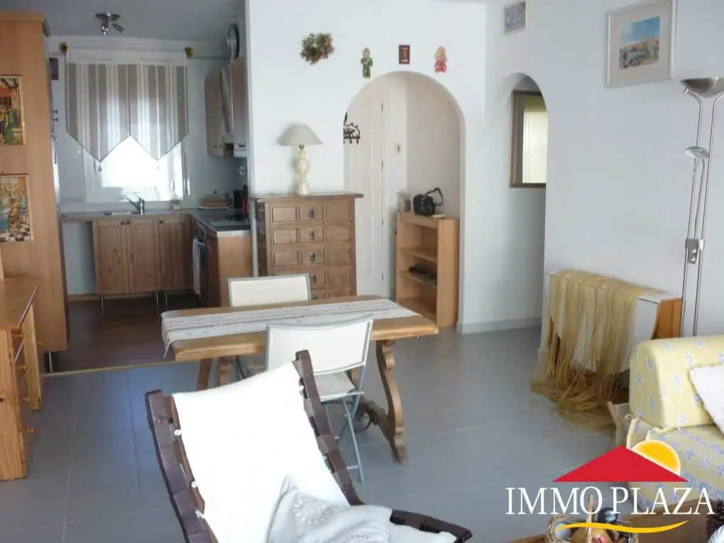 House with 3 bedrooms, private mooring of 10m, next to shops – Empuriabrava – Costa Brava – photo 2