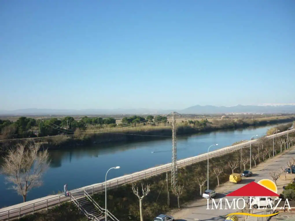 Apartment in first sea line with a large terrace of 16m2 with sea views – Empuriabrava – Costa Brava – photo 6
