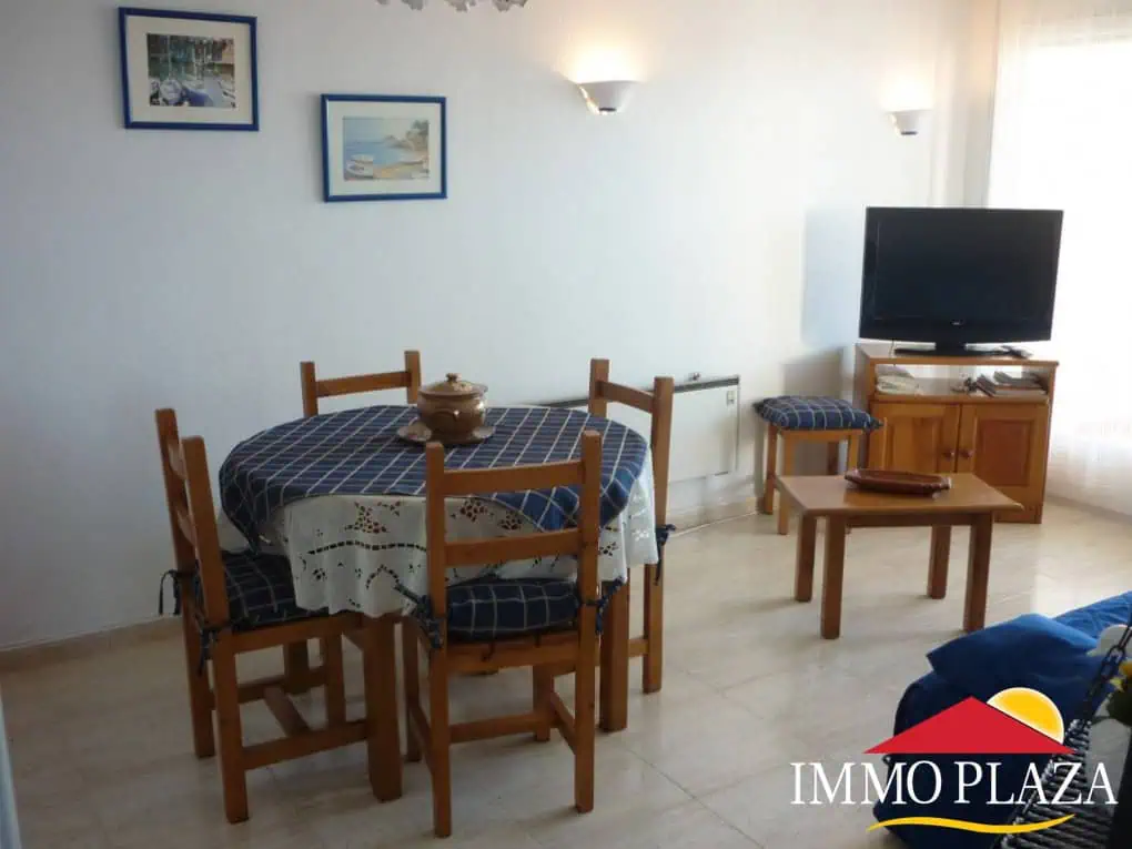 Apartment in first sea line with a large terrace of 16m2 with sea views – Empuriabrava – Costa Brava – photo 2