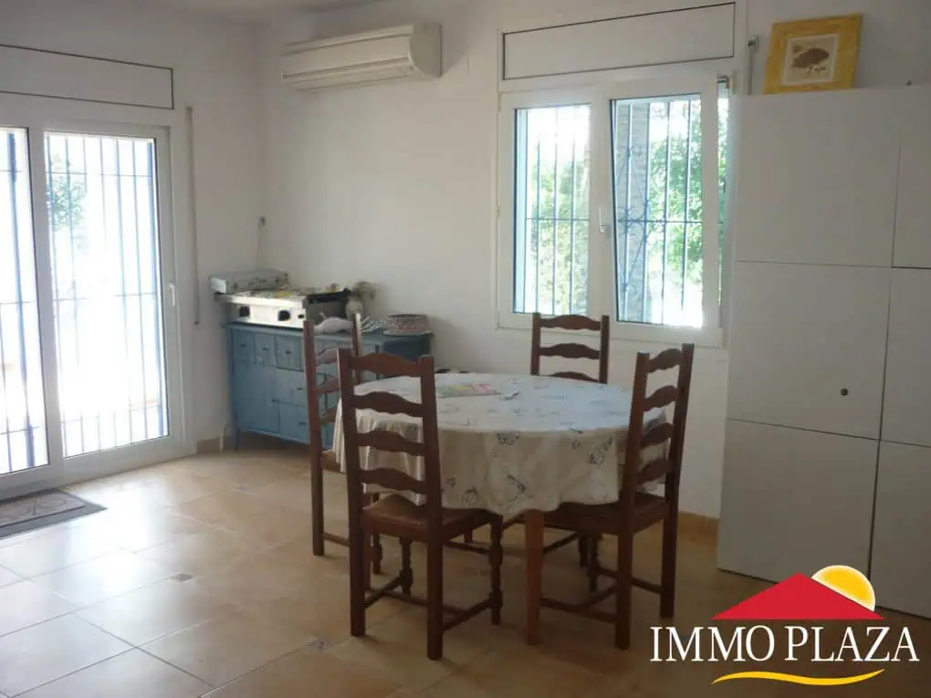 Beautiful house with 4 bedrooms in 2nd line of sea, poss. build a pool – Empuriabrava – Costa Brava – photo 2