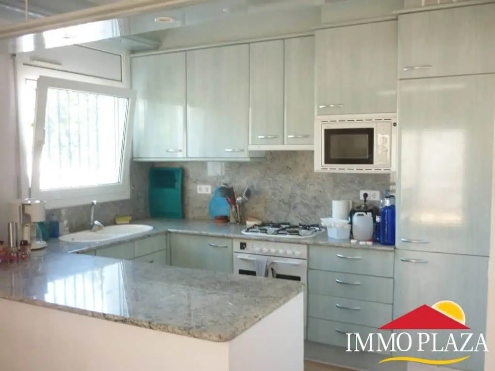 Beautiful house with 4 bedrooms in 2nd line of sea, poss. build a pool – Empuriabrava – Costa Brava – photo 3