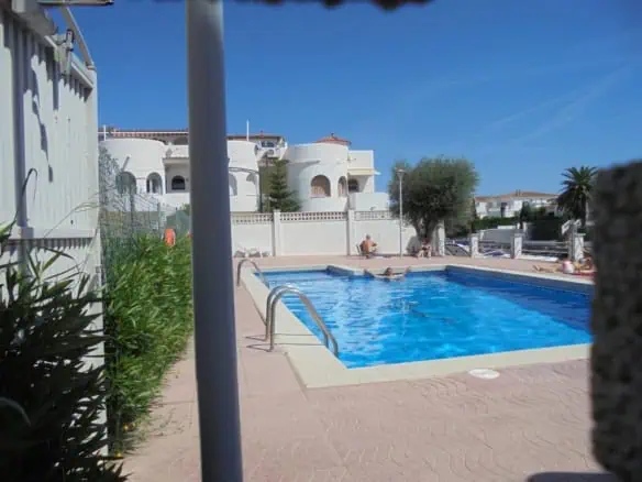 Beautiful apartment overlooking the canal with community pool – Empuriabrava – Costa Brava North
