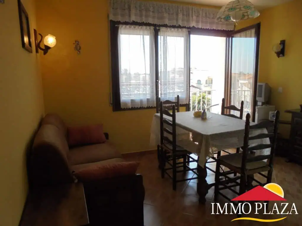 Beautiful apartment overlooking the canal with community pool – Empuriabrava – Costa Brava North – photo 2
