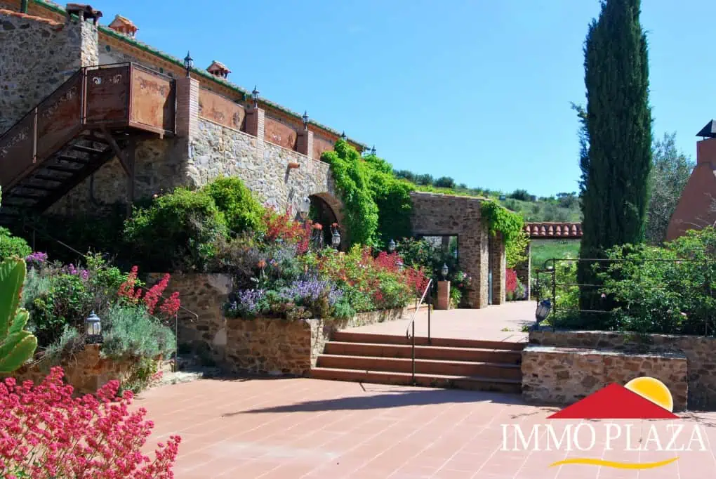 For sale Luxury Hotel & Restaurant in Alt Emporda – Costa Brava North – Spain – photo 2