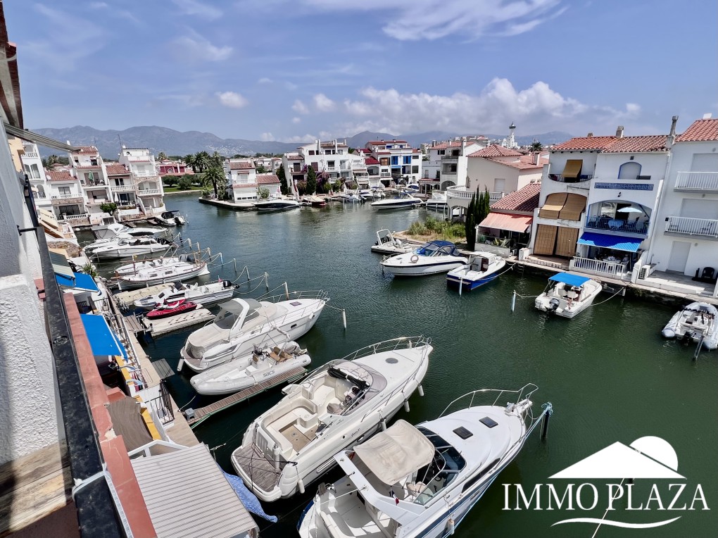 Canal view apartment, 3 bedrooms, 2 bathrooms, underground parking and private mooring, close to the beach and city center! – photo 8