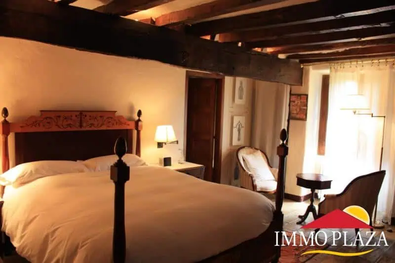 Masia of the XVIe century completely renovated with 5 bedrooms, swimming pool – Llado – Alt Emporda – Costa Brava – photo 14