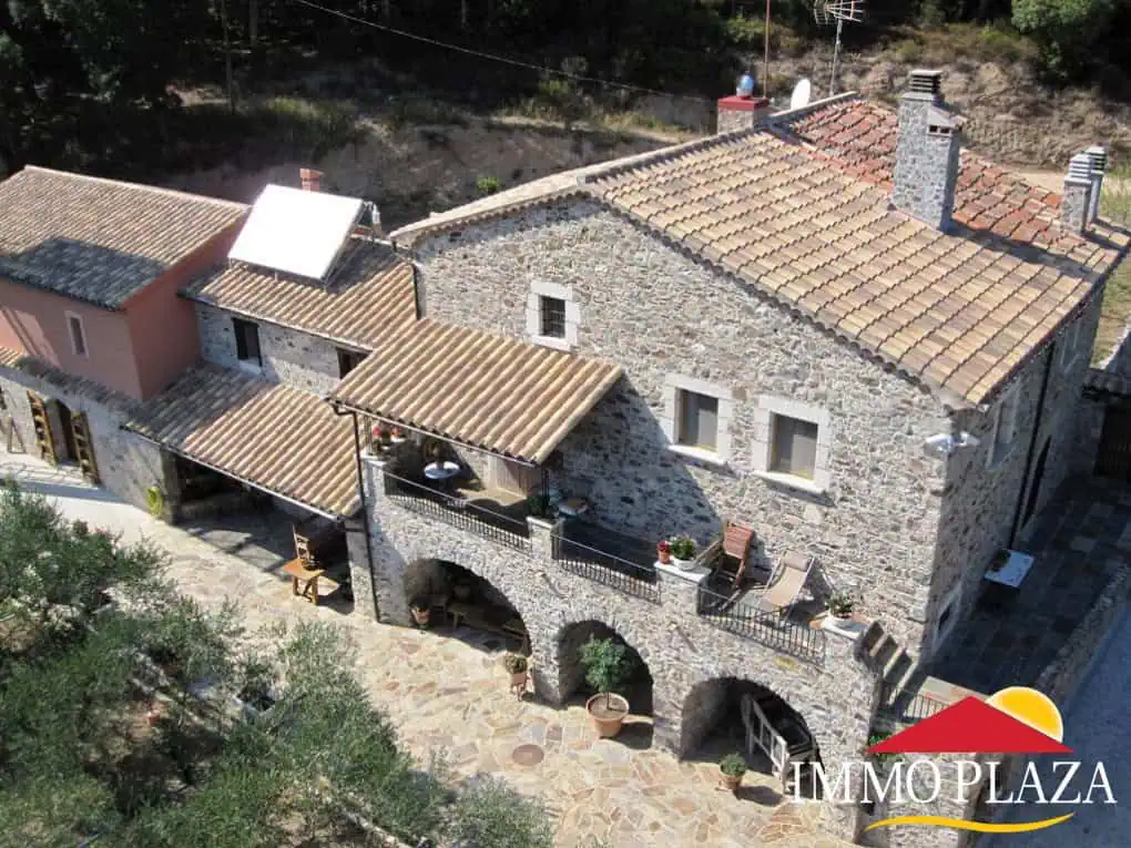 Magnificent renovated farmhouse of the XVIIIth century on a plot of 48hectares, 1.5 km from the French border – Alt Emporda – photo 2