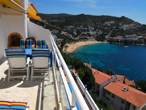 Beautiful house with stunning views over the bay of Canyelles – Roses – Costa Brava