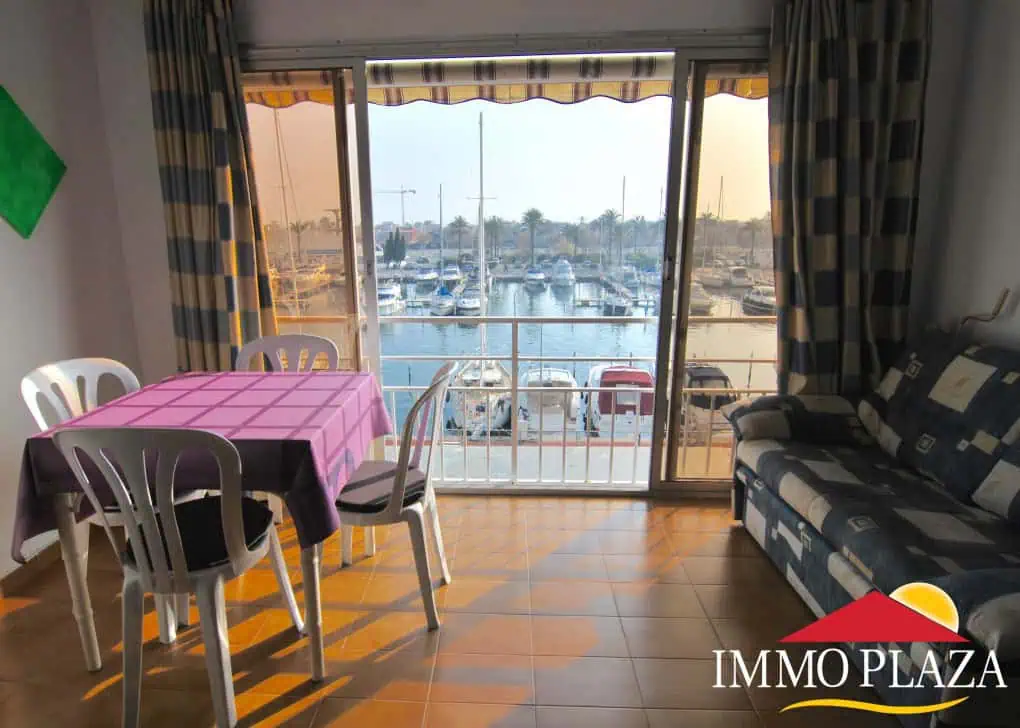 Modern studio, facing south is close to the city center with a view over the port of the Marina Empuriabrava – Costa Brava – photo 4