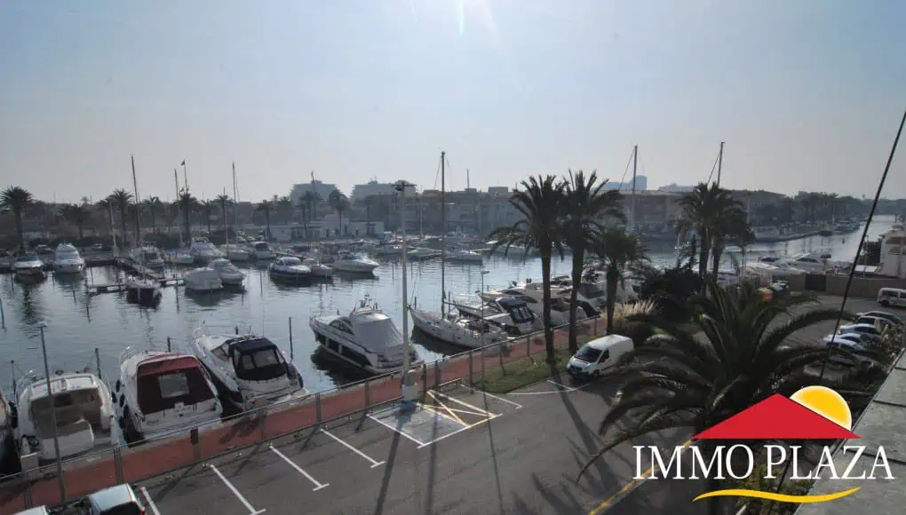 Modern studio, facing south is close to the city center with a view over the port of the Marina Empuriabrava – Costa Brava – photo 6