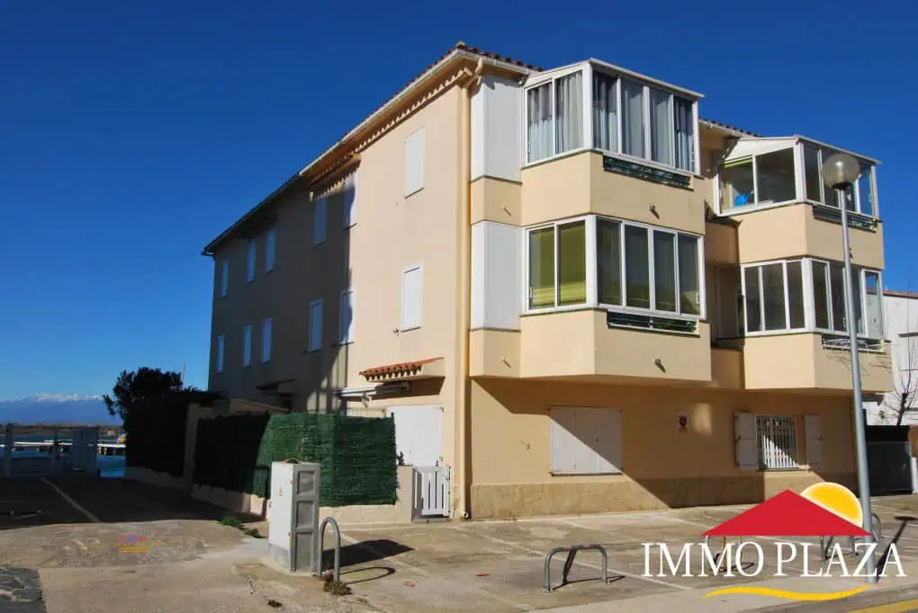 Modern apartment with 2 bedrooms, private mooring of 9X2,30M, 100m from the beach in Santa Margarita – Roses – Spain – photo 2