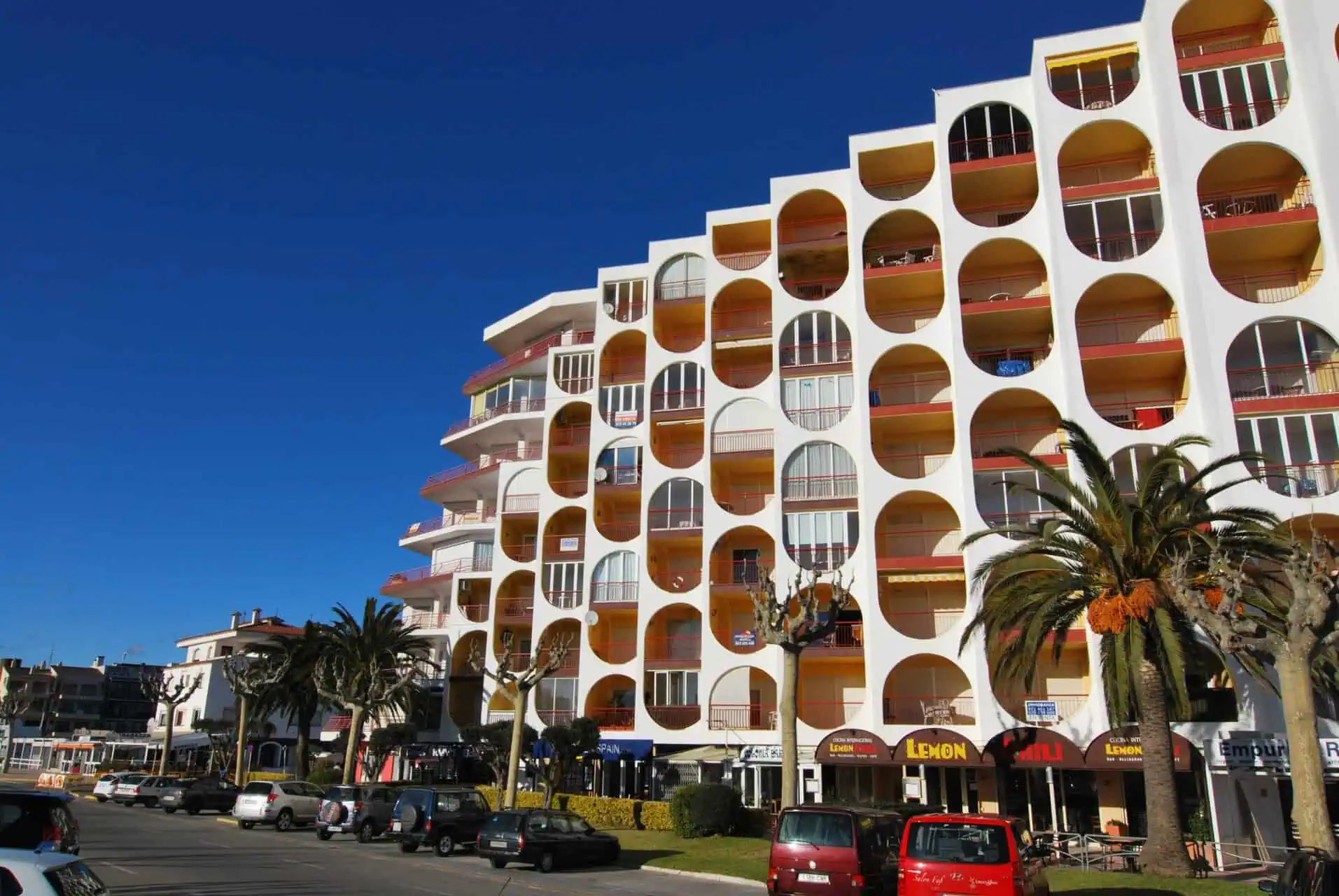 05052016160539_45 Spacious studio with sea view in the center of Empuriabrava – Costa Brava