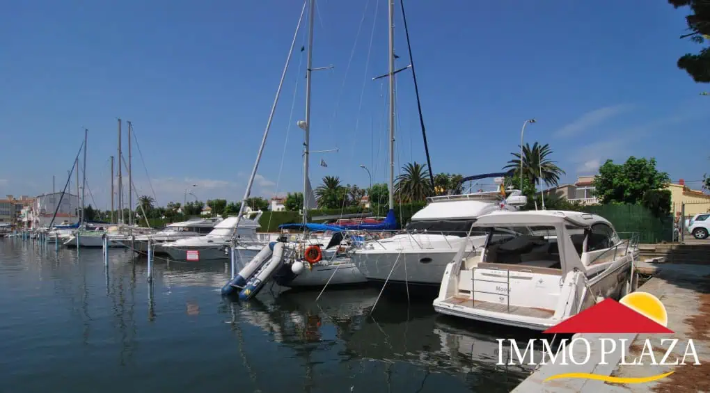 Mooring for sale for a sailboat or motorboat in Ampuriabrava, 14 x 4 mtr – photo 3