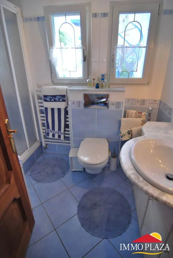 0511201495420_7368_IPV24 Beautiful and spacious villa in a quiet residential area with pool, south facing in Empuriabrava – photo 20