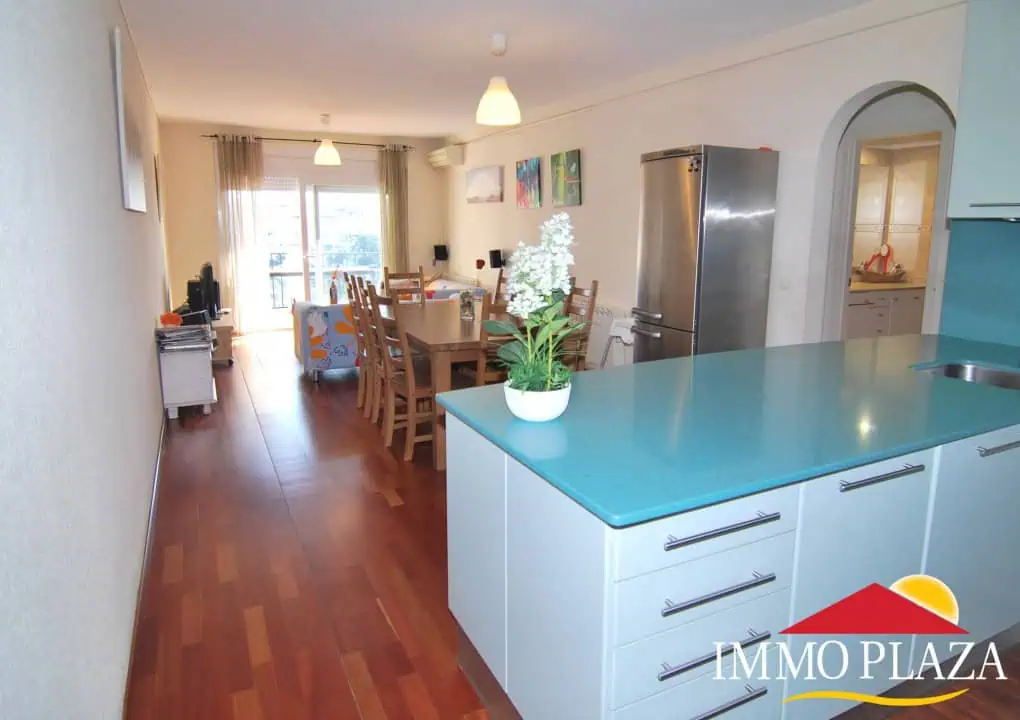 OFFER TO SEIZE: Spacious renovated apartment with 3 bedrooms, possibility of mooring in Lake Sant Maurici – Empuriabrava – photo 3