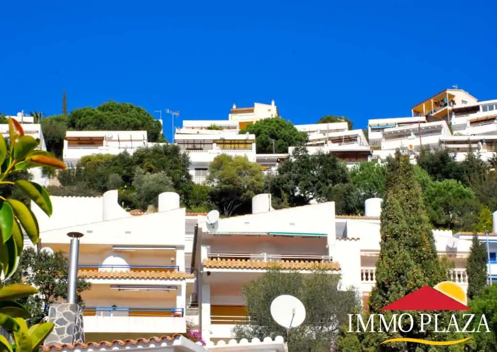 Small Villa at 200m from the beach with 4 bedrooms, garage and magnificent sea views – Bay of Roses – Catalonia – photo 5