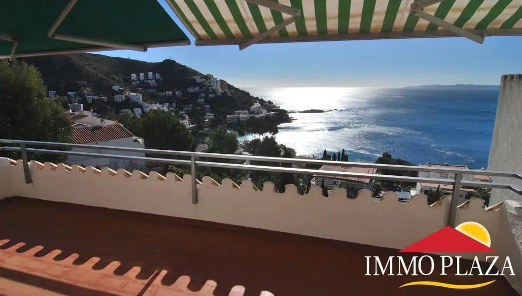 Small Villa at 200m from the beach with 4 bedrooms, garage and magnificent sea views – Bay of Roses – Catalonia – photo 2