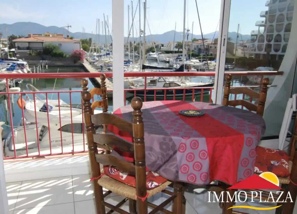 Studio very well located, overlooking canal, close to the sea and the center of Empuriabrava – Costa Brava – photo 3