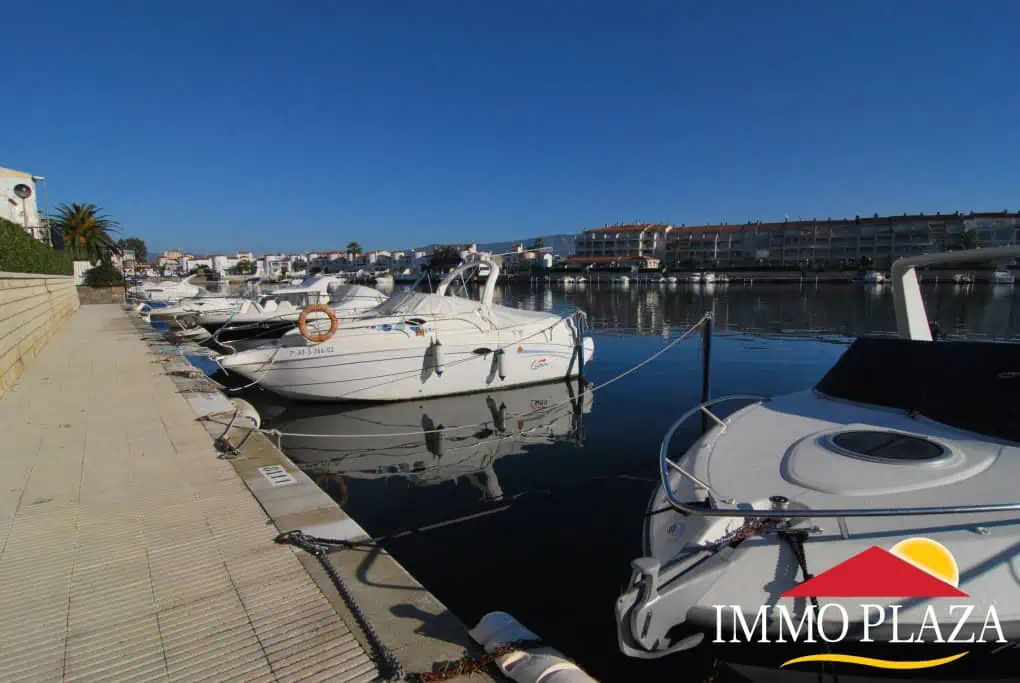 OFFER TO SEIZE: Spacious renovated apartment with 3 bedrooms, possibility of mooring in Lake Sant Maurici – Empuriabrava – photo 5