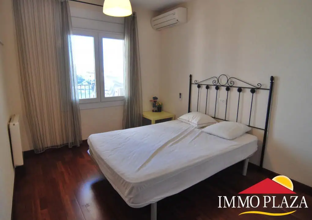 OFFER TO SEIZE: Spacious renovated apartment with 3 bedrooms, possibility of mooring in Lake Sant Maurici – Empuriabrava – photo 4