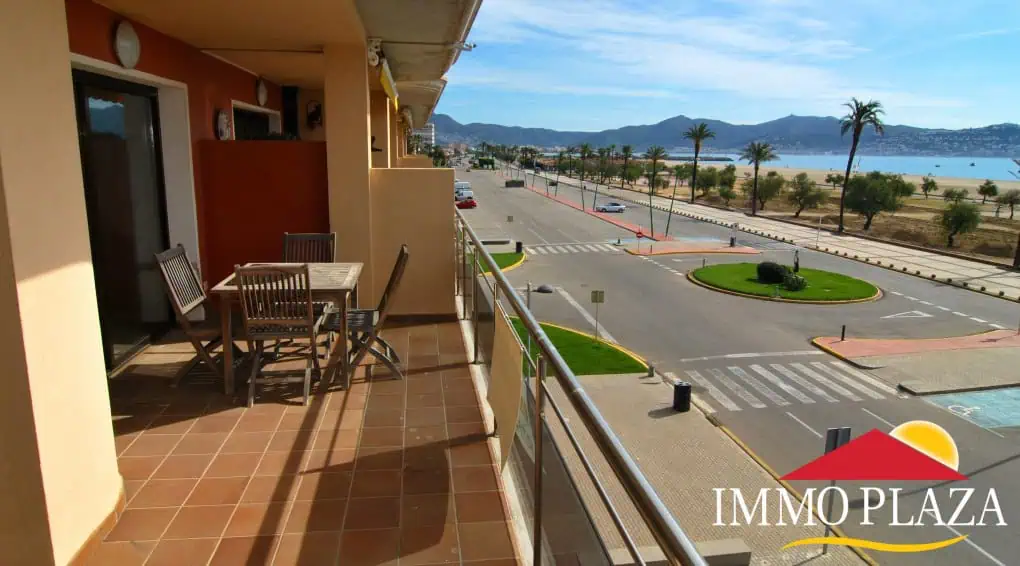 Modern apartment in 1st line of the sea with breathtaking views of the Bay of Roses – Empuriabrava – Costa Brava – photo 4