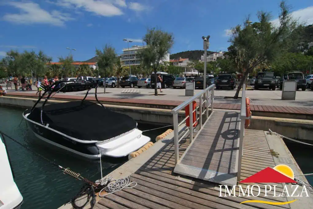 Mooring for sale for a sailboat or motorboat in Rosas – Costa Brava: 14 x 4 mtr – photo 2