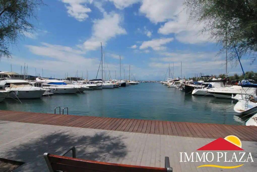 Mooring for sale for a sailboat or motorboat in Rosas – Costa Brava: 14 x 4 mtr – photo 4