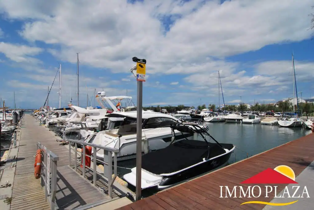 Mooring for sale for a sailboat or motorboat in Rosas – Costa Brava: 14 x 4 mtr – photo 6