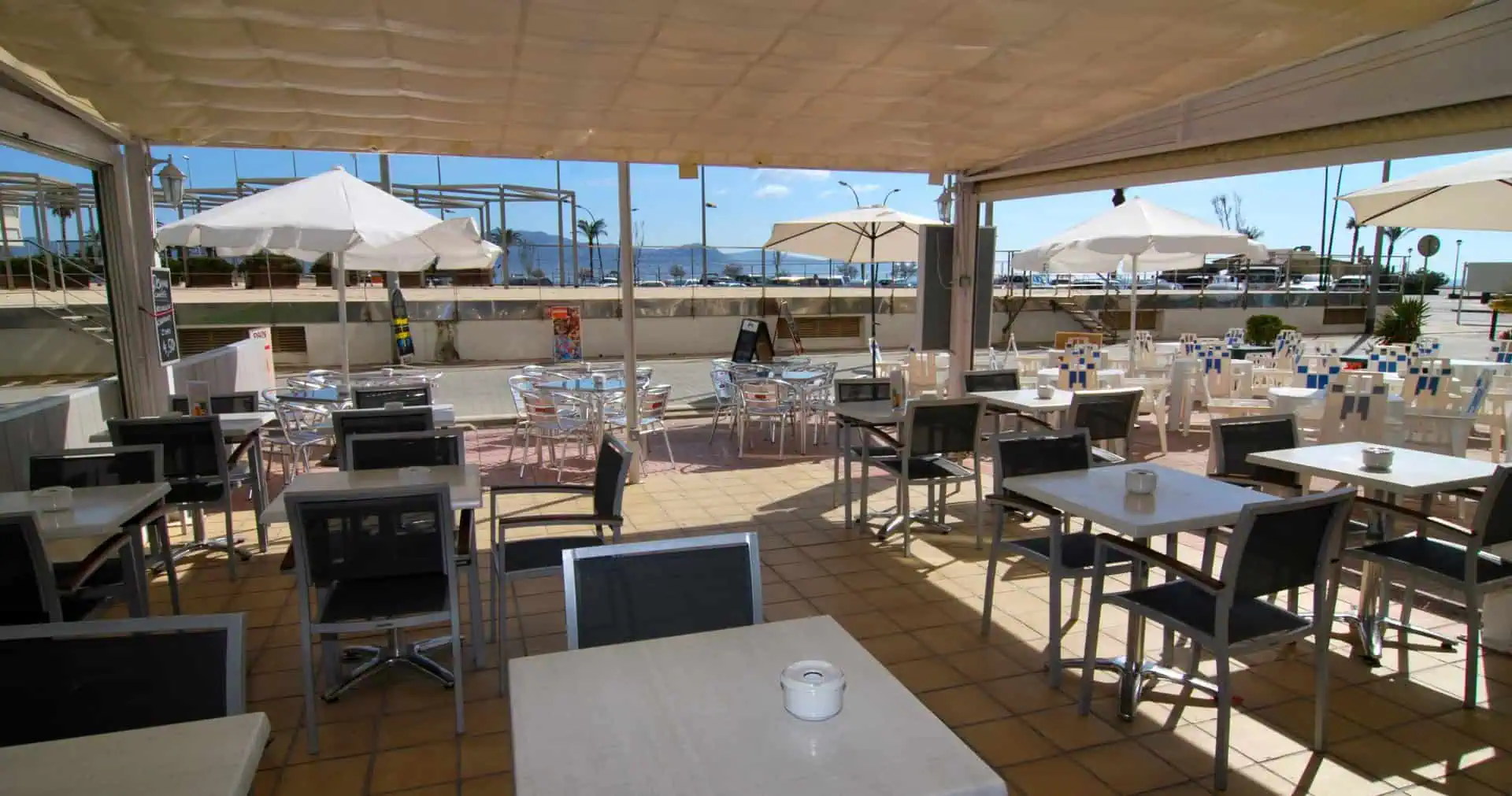 07112015111809_114 Seafront Bar – Restaurant (LEASEHOLD) in the Marina Empuriabrava – Costa Brava – Spain