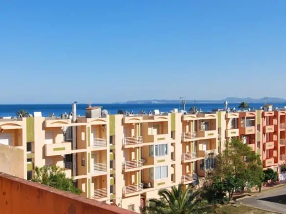 Apartment-duplex in 2nd line of sea, 4 bedrooms, 3 terraces in Empuriabrava – Costa Brava North