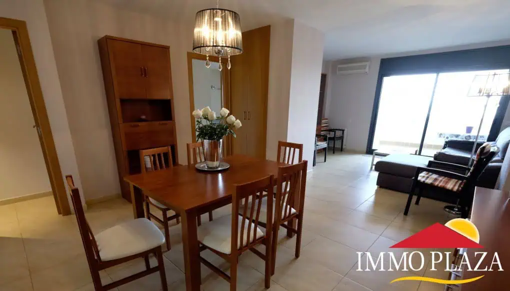 Spacious apartment in first sea line in Ampuriabrava with two large terraces and sea views, parking space optional – Bay of Roses – photo 3