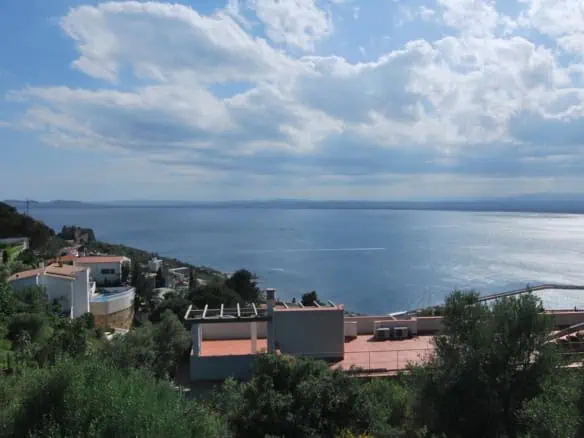 Spacious apartment with lovely views of the sea and the mountains, Roses – Spain