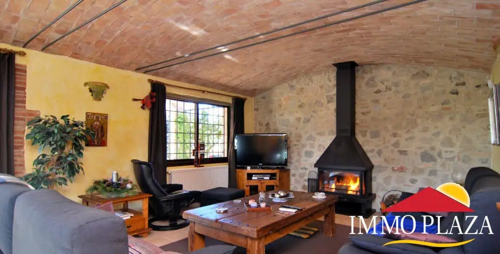 Typical Catalán masia-villa (2004) with large pool and beautiful garden in Torroella de Fluvia – Costa Brava – photo 3