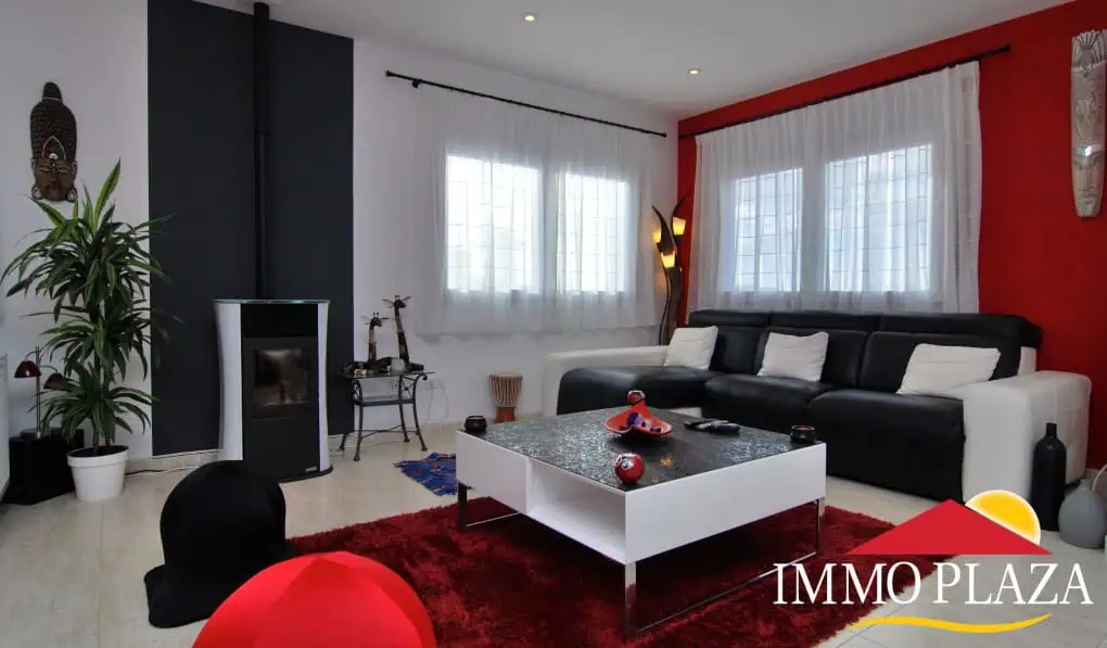 Spacious and modern Villa of 173m2 in Mas Fumats overlooking the Bay of Rosas-Costa Brava – photo 5