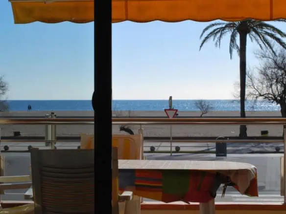 Modern apartment in 1st line of the sea overlooking the Bay of Roses situated in Empuria – Costa Brava