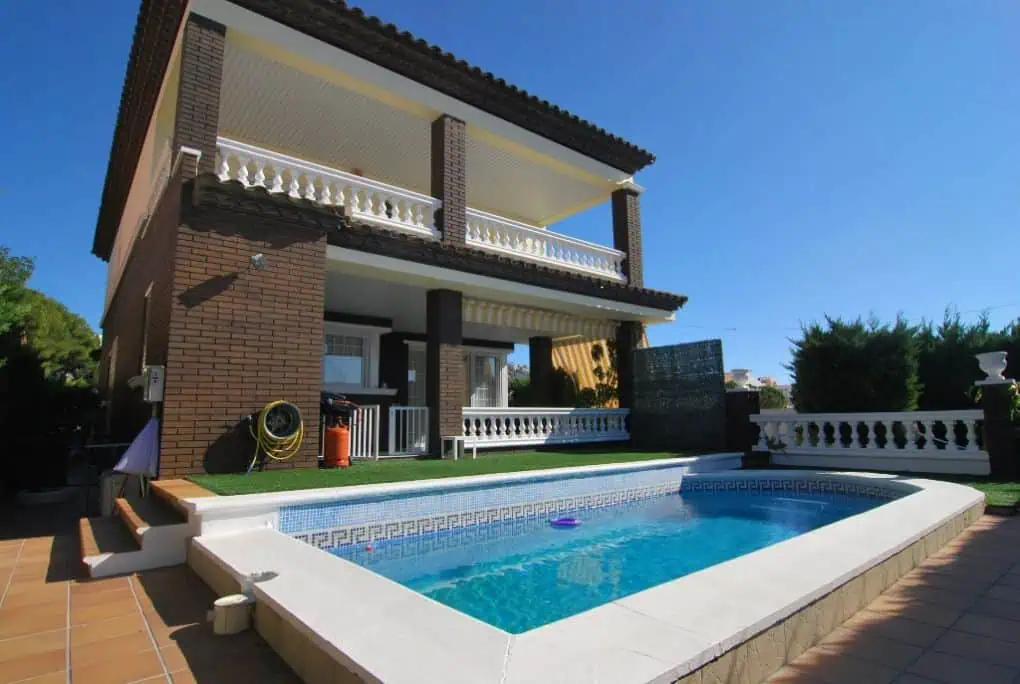 Big and luxurious villa with guest apartment in the center of Rosas – Costa Brava – Catalunya – photo 2