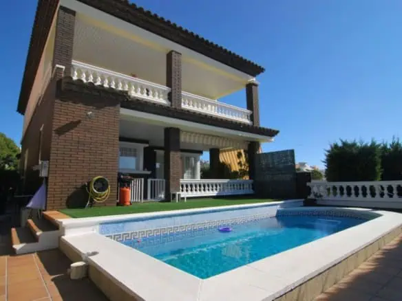 Big and luxurious villa with guest apartment in the center of Rosas – Costa Brava – Catalunya