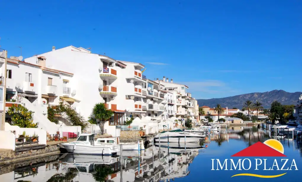 RESERVED – Spacious Penthouse in Porto Fino, canal views, close to the beach of Empuriabrava (communal parking) – photo 36