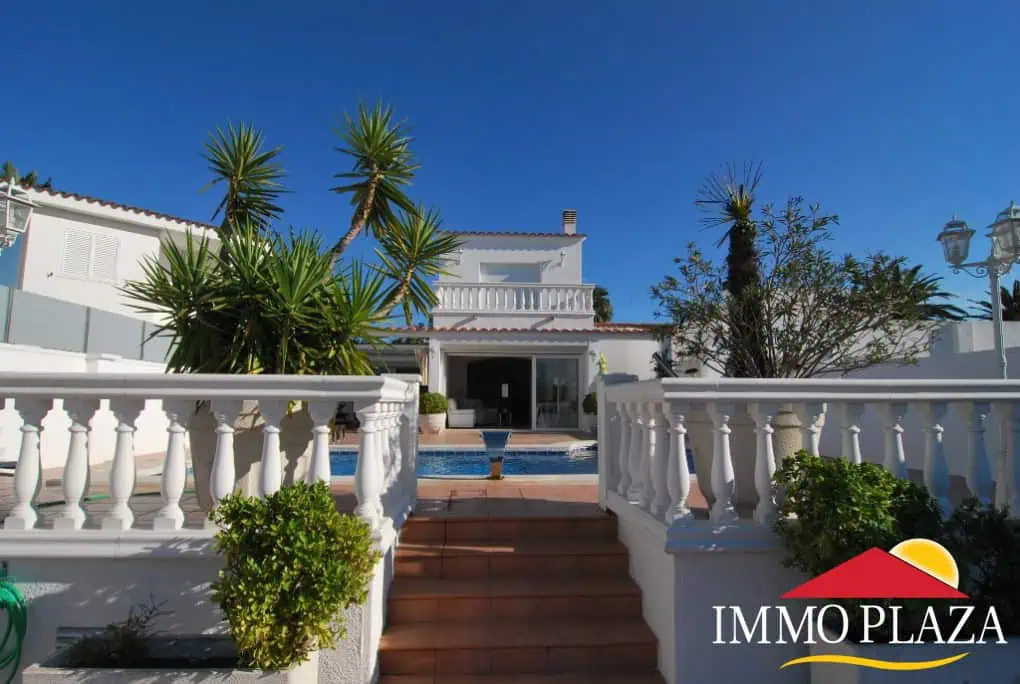 Beautiful villa with 5 bedrooms and pool on the canals of the Marina Ampuriabrava – Costa Brava North – photo 6