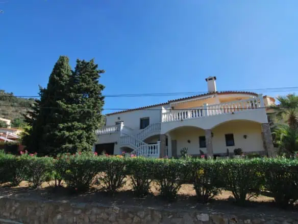 RESERVED: Spanish style villa with a separate guest house. View of the Bay of Roses – Costa Brava