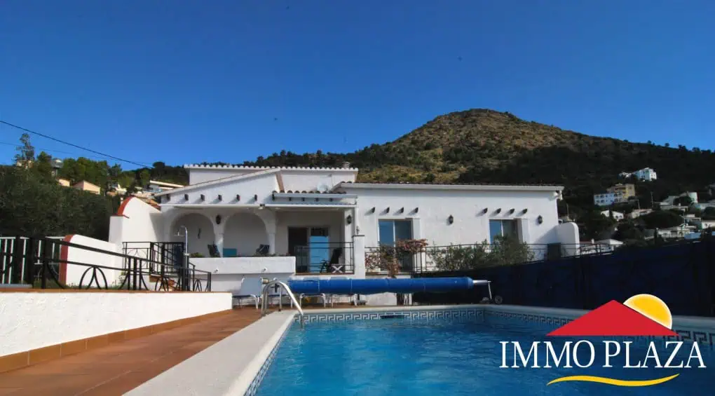 Villa Vista all ground floor property on a beautiful plot of 1160m2 in the Bay of Roses – Costa Brava – photo 3