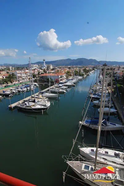 Duplex apartment with fantastic sea and canal views, in front of the beach and close to the center of Empuriabrava – Costa Brava – photo 30