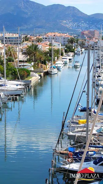 Duplex apartment with fantastic sea and canal views, in front of the beach and close to the center of Empuriabrava – Costa Brava – photo 31