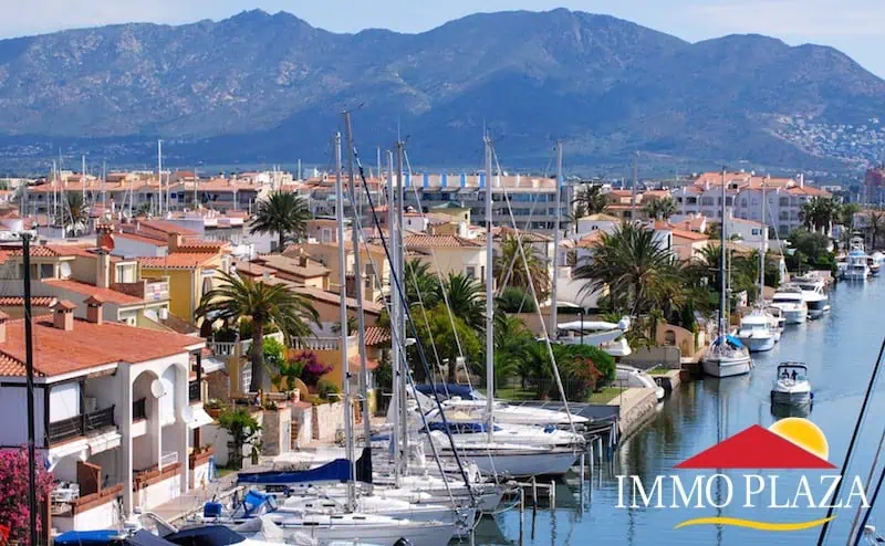 Duplex apartment with fantastic sea and canal views, in front of the beach and close to the center of Empuriabrava – Costa Brava – photo 33