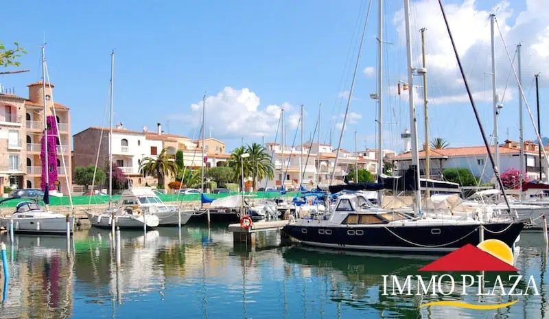 Duplex apartment with fantastic sea and canal views, in front of the beach and close to the center of Empuriabrava – Costa Brava – photo 27