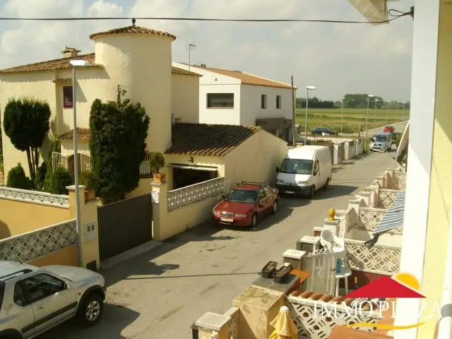 Nice holiday home with garage and nice terraces, near the center of Empuriabrava – Costa Brava – Catalunya – photo 5