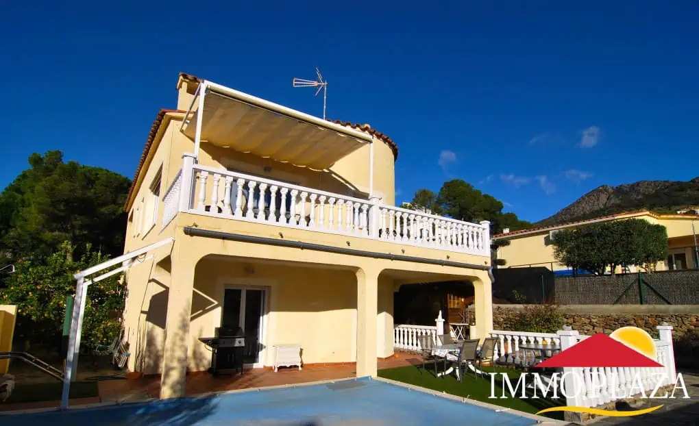 Pretty Villa in Mas Fumats with 4 bedrooms, pool and views over the Bay of Rosas-Catalonia – photo 2